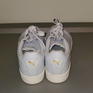Women Puma Sneakers (gently used)